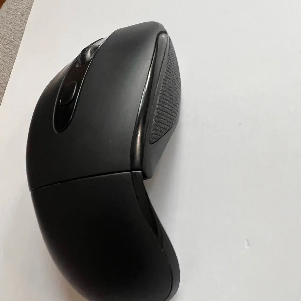 Sleek Black Foldable Wireless Mouse